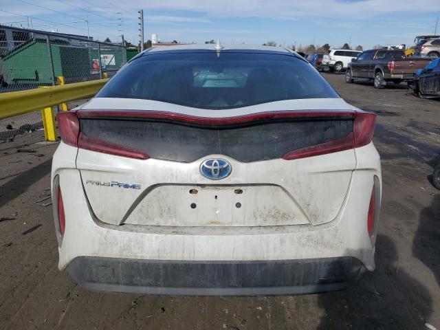 JTDKARFP0H3064404 - 2017 TOYOTA PRIUS PRIM WHITE photo 6