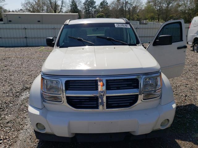 1D8GU28K28W211442 - 2008 DODGE NITRO SXT WHITE photo 5