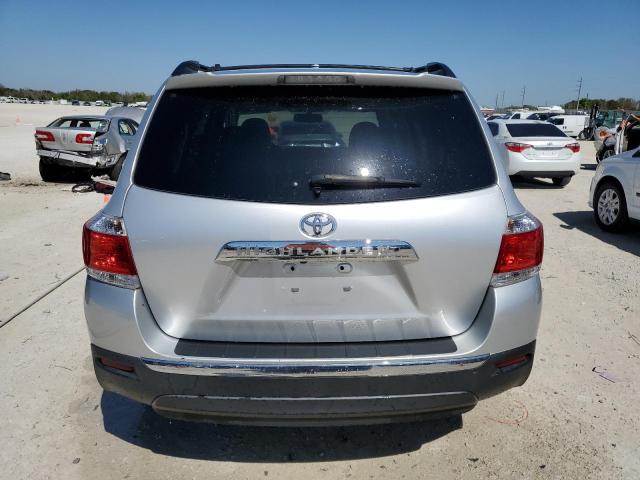 5TDBK3EH2CS095567 - 2012 TOYOTA HIGHLANDER BASE SILVER photo 6