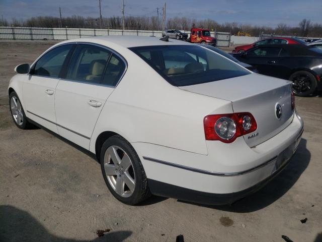 WVWAK73C68E124480 - 2008 VOLKSWAGEN PASSAT KOMFORT WHITE photo 2