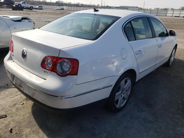 WVWAK73C68E124480 - 2008 VOLKSWAGEN PASSAT KOMFORT WHITE photo 3