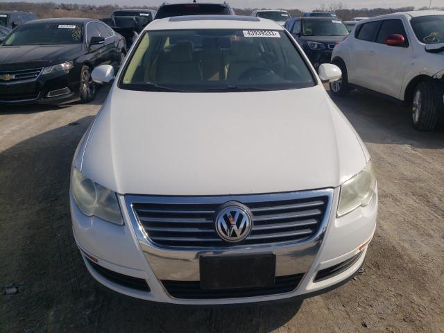 WVWAK73C68E124480 - 2008 VOLKSWAGEN PASSAT KOMFORT WHITE photo 5