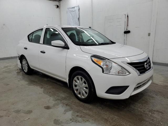 3N1CN7AP7HL881915 - 2017 NISSAN VERSA S WHITE photo 4