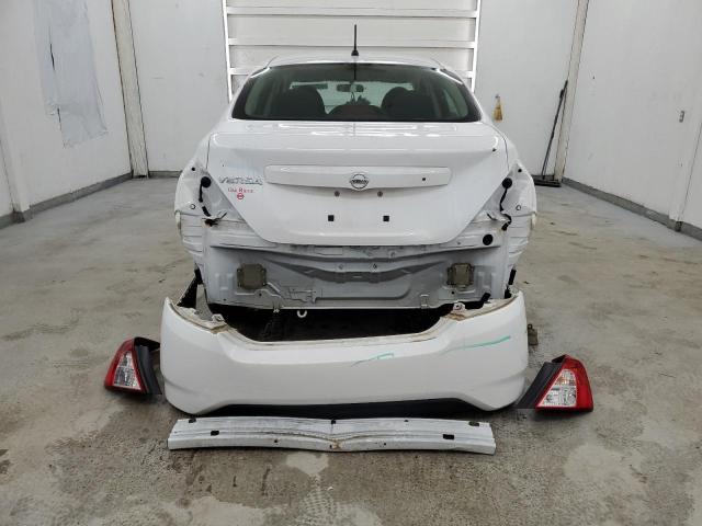 3N1CN7AP7HL881915 - 2017 NISSAN VERSA S WHITE photo 6