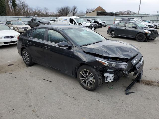 3KPF24AD9PE642442 - 2023 KIA FORTE LX BLACK photo 4