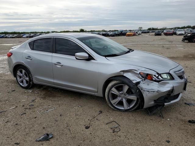 19VDE1F76DE006369 - 2013 ACURA ILX 20 TECH SILVER photo 4