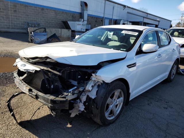 KNAGM4A7XF5570084 - 2015 KIA OPTIMA LX WHITE photo 1