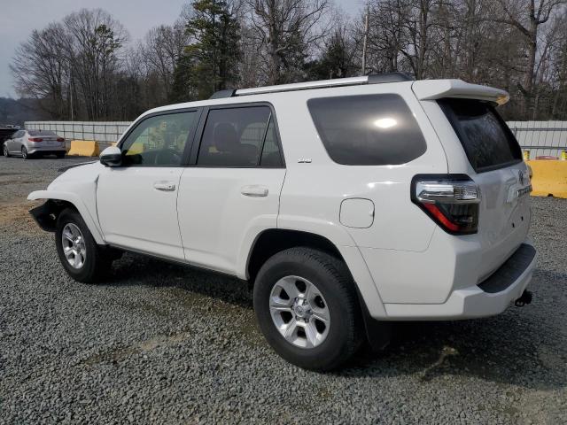 JTEEU5JR3P5280980 - 2023 TOYOTA 4RUNNER SR5 WHITE photo 2