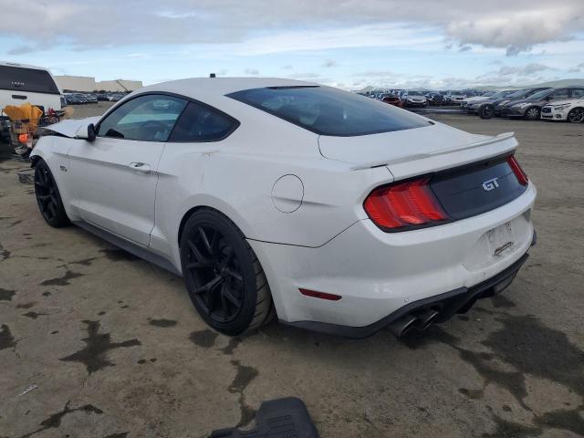 1FA6P8CF4J5181179 - 2018 FORD MUSTANG GT WHITE photo 2