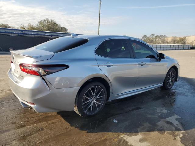 4T1T11AK8RU840769 - 2024 TOYOTA CAMRY SE NIGHT SHADE SILVER photo 3