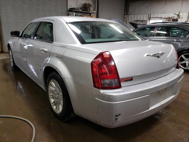 2C3JA43R25H592303 - 2005 CHRYSLER 300 SILVER photo 2