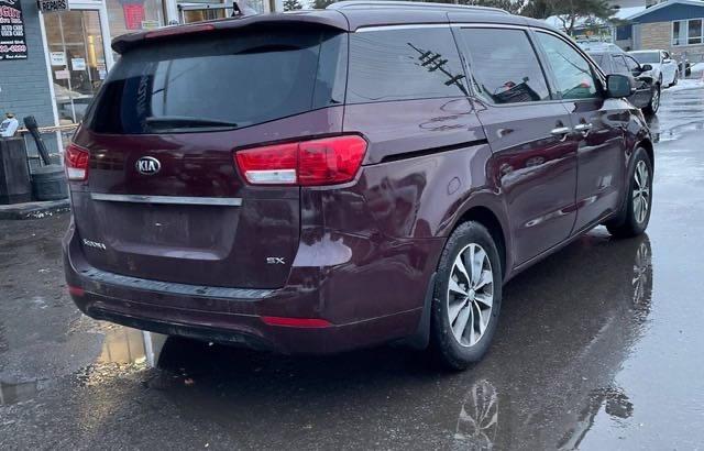 KNDMC5C12J6370343 - 2018 KIA SEDONA EX BURGUNDY photo 4