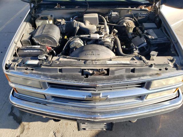 3GNFK16R8XG256528 - 1999 CHEVROLET SUBURBAN K1500 SILVER photo 12