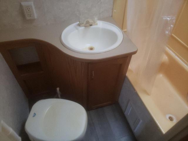 4YDT2932032036107 - 2003 KEYSTONE TRAILER WHITE photo 6