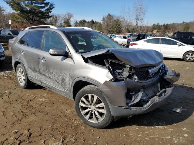 5XYKUDA2XBG056979 - 2011 KIA SORENTO EX SILVER photo 4