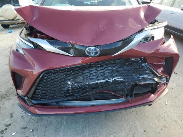 5TDDSKFC2NS066983 - 2022 TOYOTA SIENNA XSE RED photo 12