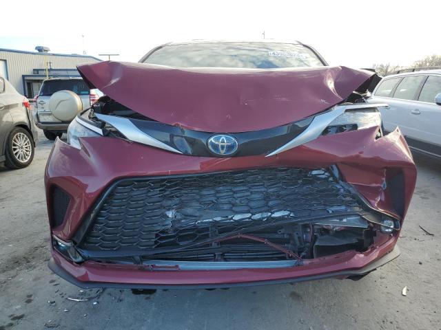 5TDDSKFC2NS066983 - 2022 TOYOTA SIENNA XSE RED photo 5