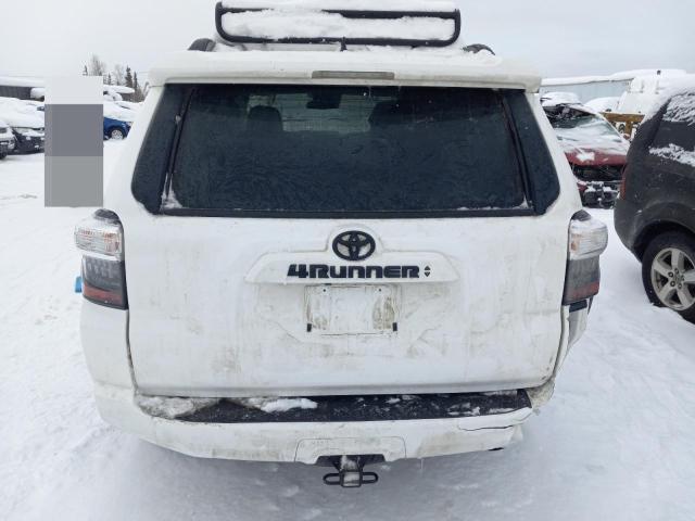 JTETU5JR5N6000569 - 2022 TOYOTA 4RUNNER TRAIL WHITE photo 6