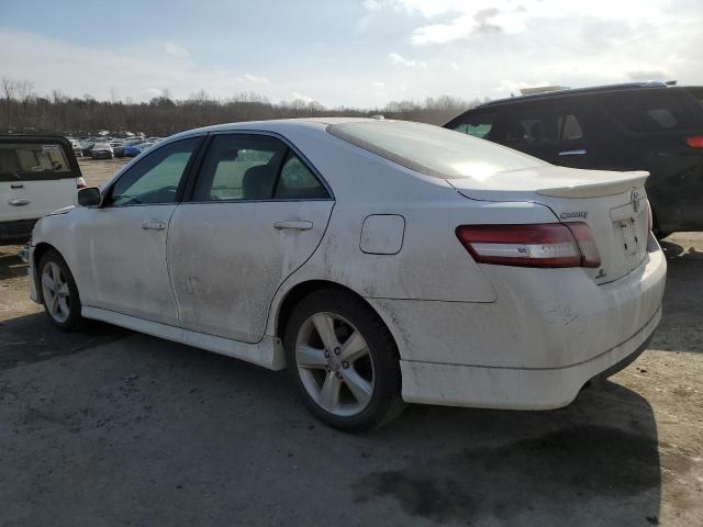 4T1BF3EK6BU639784 - 2011 TOYOTA CAMRY BASE WHITE photo 2