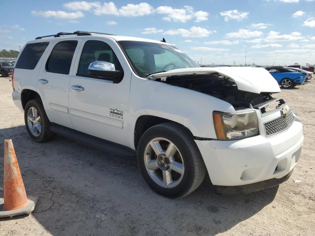 1GNSCAE02BR139695 - 2011 CHEVROLET TAHOE C1500  LS WHITE photo 4