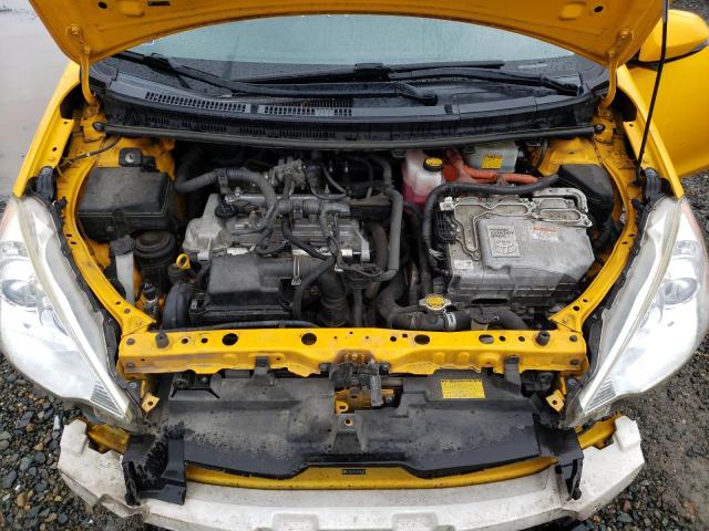 JTDKDTB31E1061459 - 2014 TOYOTA PRIUS C YELLOW photo 11