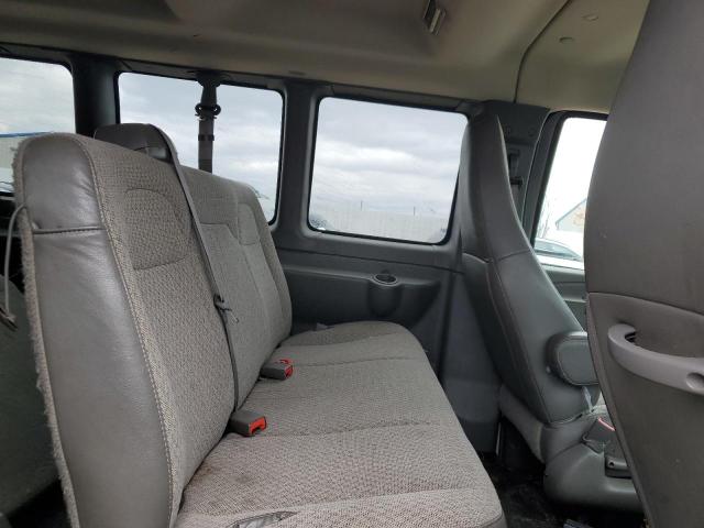 1GAZGPFG3J1263104 - 2018 CHEVROLET EXPRESS G3 LT WHITE photo 11