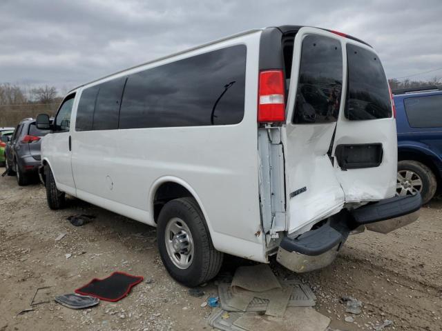 1GAZGPFG3J1263104 - 2018 CHEVROLET EXPRESS G3 LT WHITE photo 2