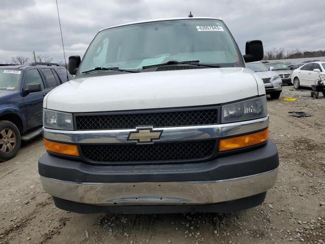 1GAZGPFG3J1263104 - 2018 CHEVROLET EXPRESS G3 LT WHITE photo 5
