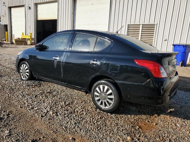 3N1CN7AP1JL811817 - 2018 NISSAN VERSA S BLACK photo 2