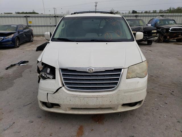 2A4RR5D1XAR285806 - 2010 CHRYSLER TOWN & COU TOURING თეთრი ფოტო 5