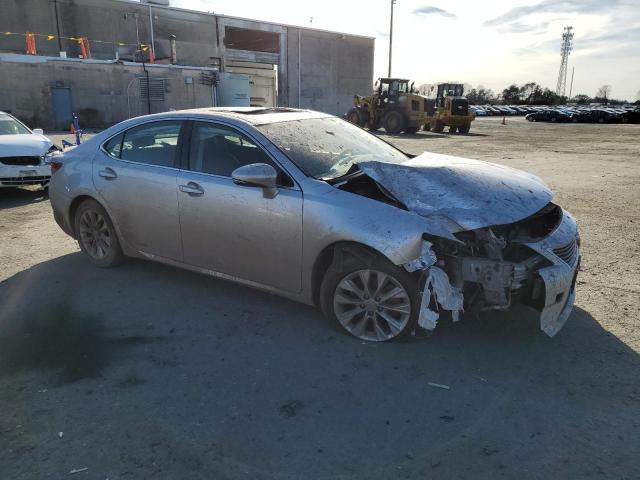 JTHBW1GG3D2020557 - 2013 LEXUS ES 300H SILVER photo 4