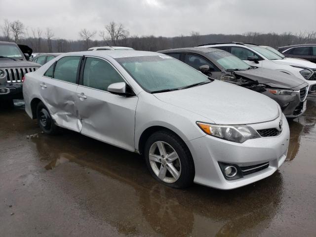 4T1BF1FK6EU814297 - 2014 TOYOTA CAMRY L SILVER photo 4