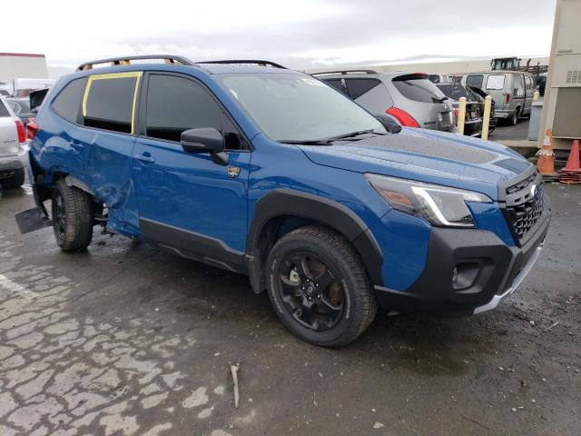 JF2SKAMC0NH493430 - 2022 SUBARU FORESTER WILDERNESS BLUE photo 4