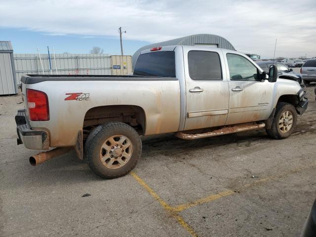 1GC4K1E81CF126210 - 2012 CHEVROLET SILVERADO K3500 LTZ SILVER photo 3