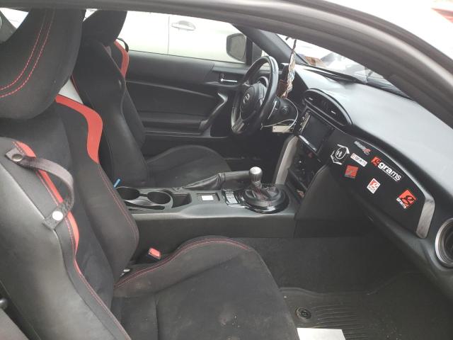 JF1ZNAA16D2718867 - 2013 TOYOTA SCION FR-S WHITE photo 10