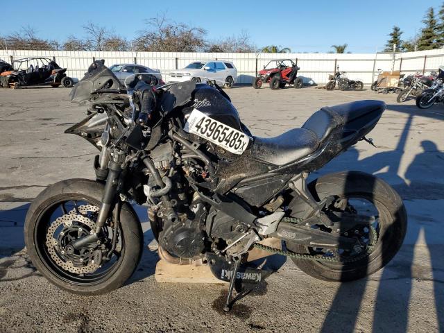 JKAEXEJ18HDA01291 - 2017 KAWASAKI EX650 J შავი ფოტო 3