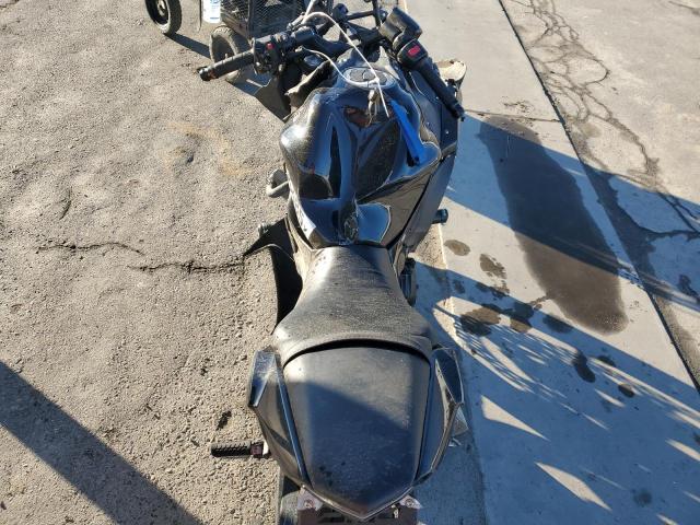 JKAEXEJ18HDA01291 - 2017 KAWASAKI EX650 J შავი ფოტო 6