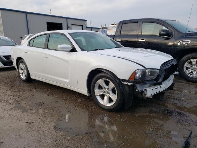 2C3CDXBG9EH170448 - 2014 DODGE CHARGER SE WHITE photo 4