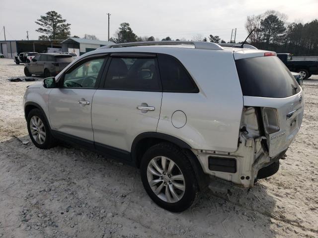 5XYKTDA25BG078469 - 2011 KIA SORENTO BASE SILVER photo 2