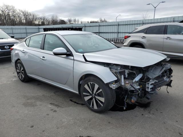 1N4BL4DV8NN382565 - 2022 NISSAN ALTIMA SV SILVER photo 4