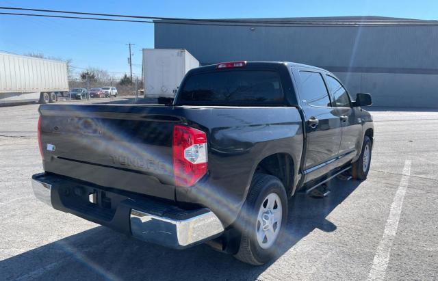 5TFEY5F10JX244011 - 2018 TOYOTA TUNDRA CREWMAX SR5 BLACK photo 4