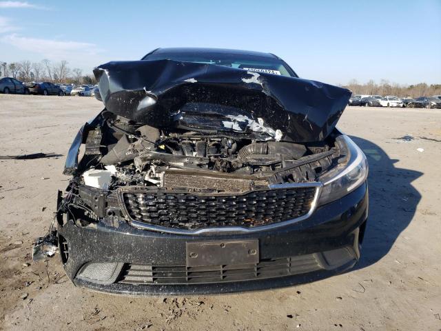 3KPFL4A77JE246248 - 2018 KIA FORTE LX BLACK photo 5