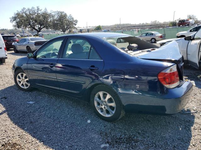 4T1BF32K75U097409 - 2005 TOYOTA CAMRY LE BLUE photo 2