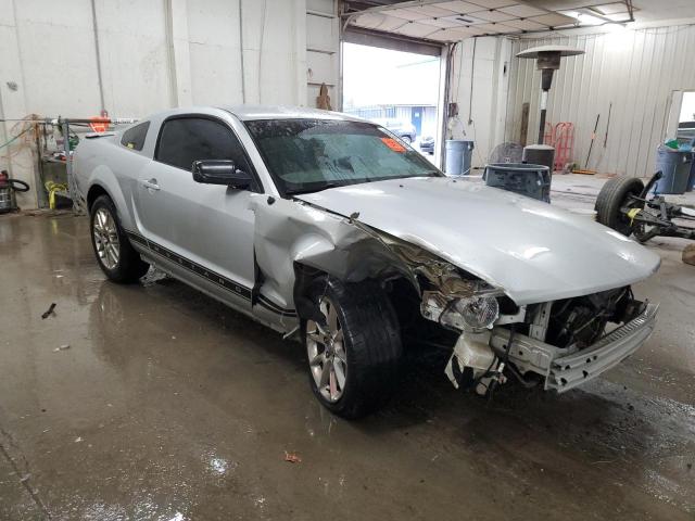 1ZVHT80N075232175 - 2007 FORD MUSTANG SILVER photo 4