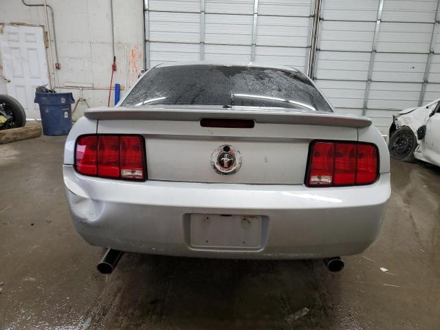 1ZVHT80N075232175 - 2007 FORD MUSTANG SILVER photo 6