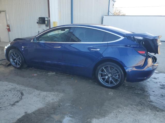 5YJ3E1EB4JF130607 - 2018 TESLA MODEL 3 BLUE photo 2