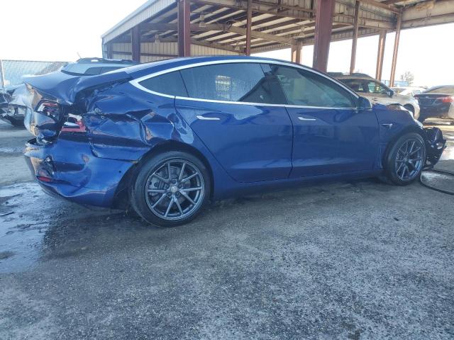 5YJ3E1EB4JF130607 - 2018 TESLA MODEL 3 BLUE photo 3