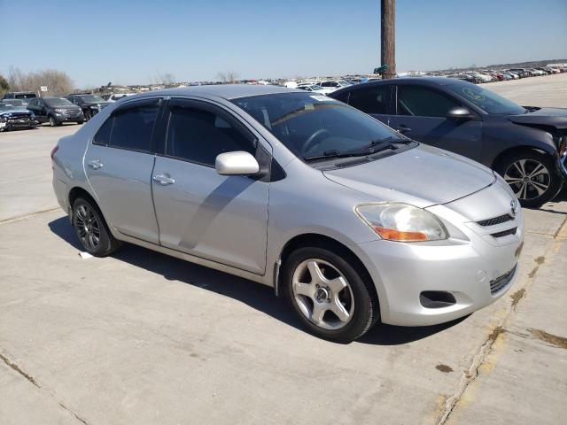 JTDBT923371048771 - 2007 TOYOTA YARIS SILVER photo 4