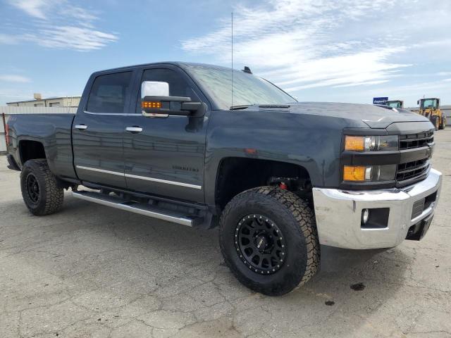 1GC1KWEY4JF169047 - 2018 CHEVROLET SILVERADO K2500 HEAVY DUTY LTZ GRAY photo 4