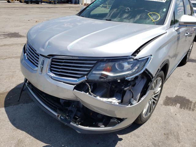 2LMPJ6LR8HBL29029 - 2017 LINCOLN MKX RESERVE Արծաթագույն լուսանկար 9